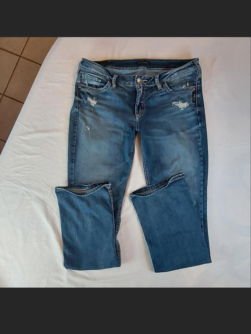 Silver Jeans Co. Women's Suki Slim Bootcut Jeans 33/33 (12) Excellent, like-new